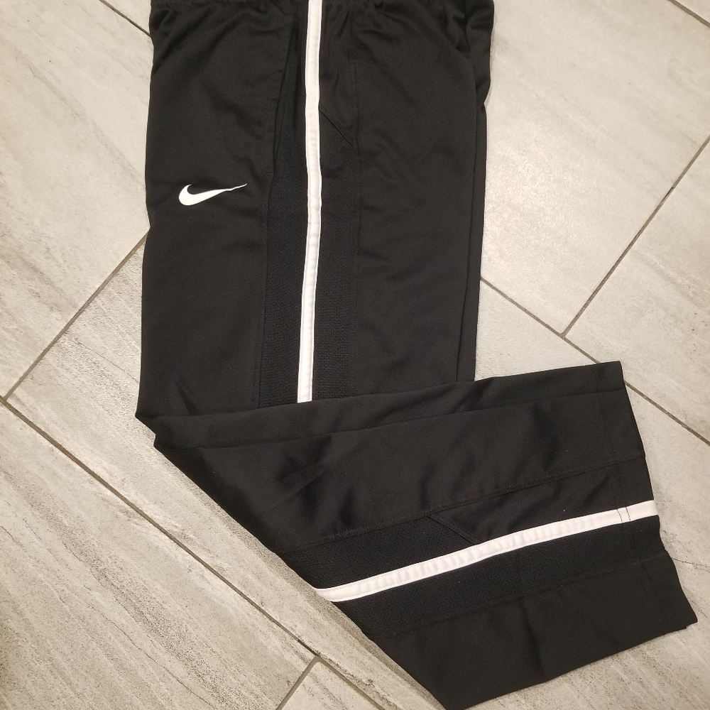 Nike joggee pants